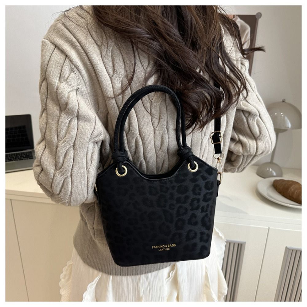 กระเป๋าสะพายไหล่ลายเสือดาวแบบพ - Leather Backpack Vintage บทวิจารณ์และราคา
